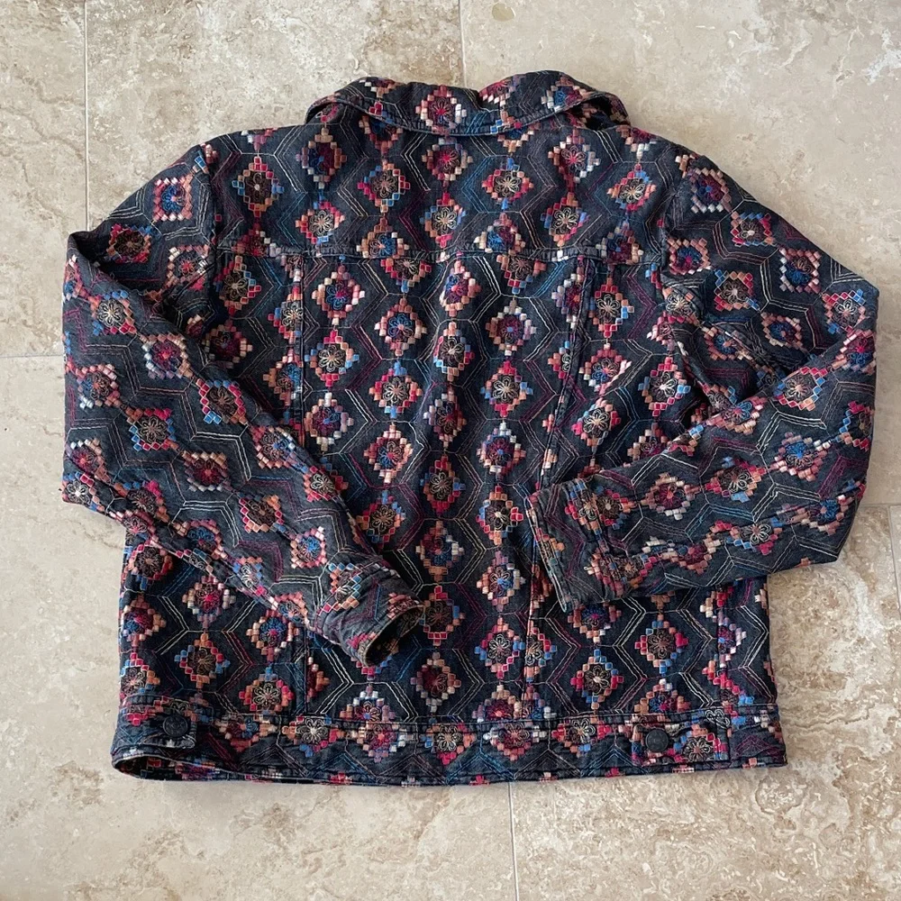 Multicolor Patterned Jacket - Picture 5 of 5